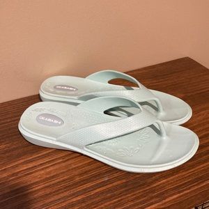 EUC Okabashi Sz M/L Mint Green Flip-Flop Sandals Recycled Material